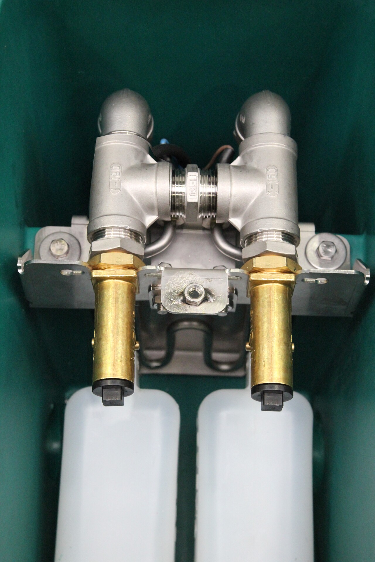 7401_130.6543_Thermo-Traenkwanne_43_m-_2_Schwimmer_Heizung_Umlaufrohr